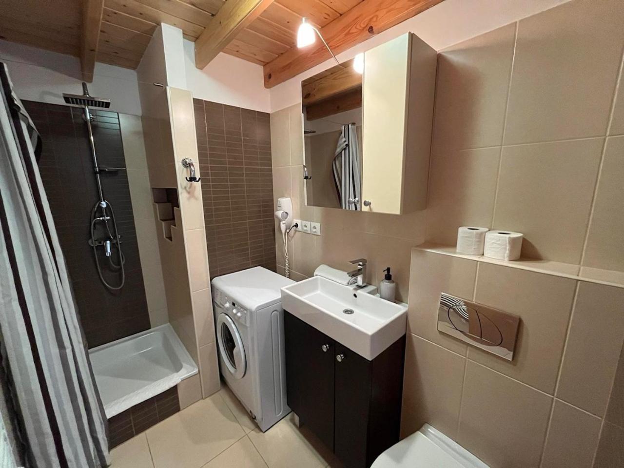 City Apartman Haz Balatonlelle Luaran gambar