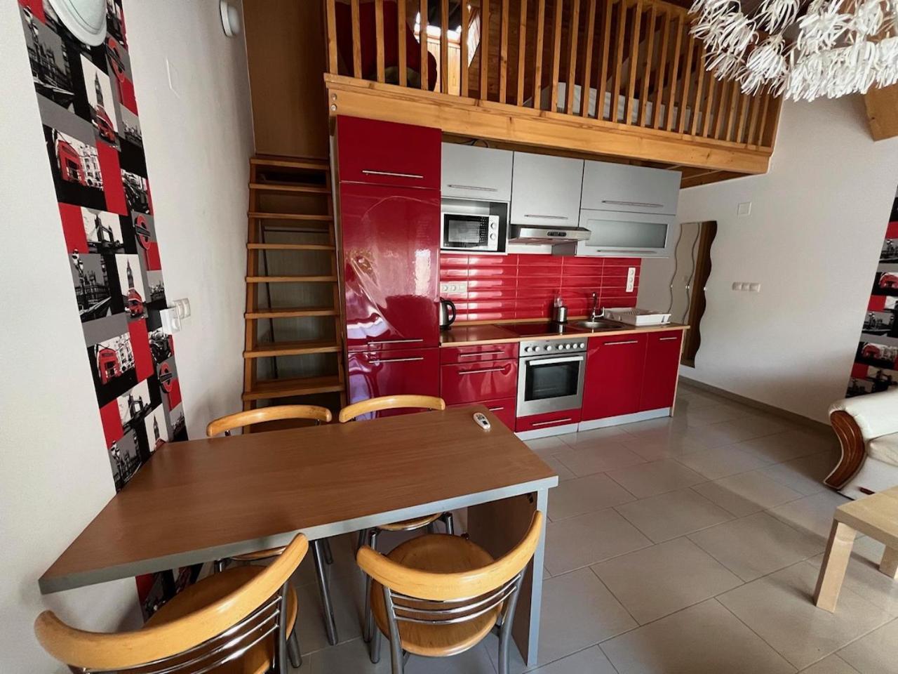City Apartman Haz Balatonlelle Luaran gambar