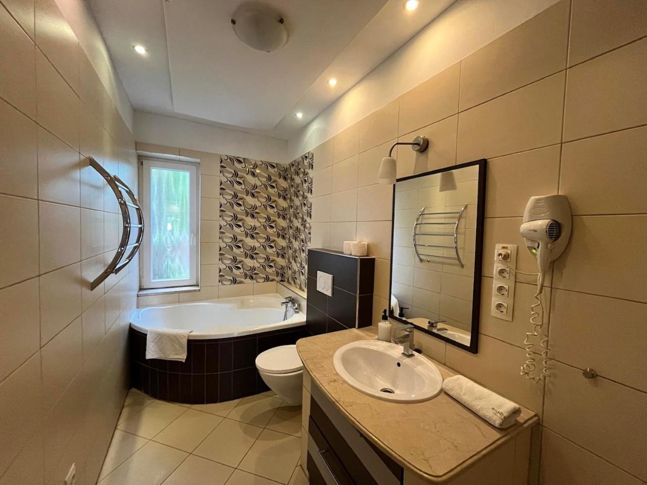 City Apartman Haz Balatonlelle Luaran gambar