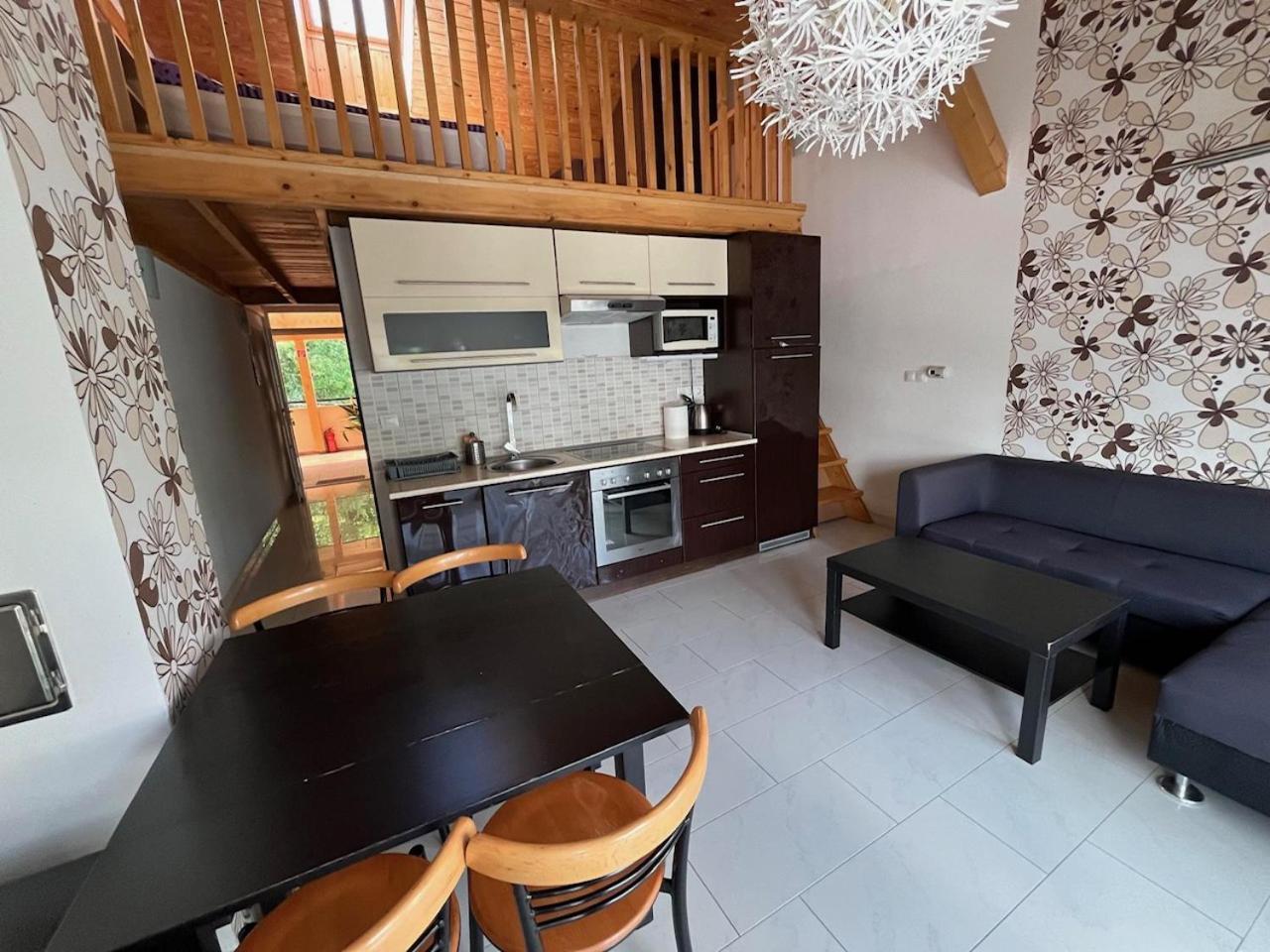 City Apartman Haz Balatonlelle Luaran gambar