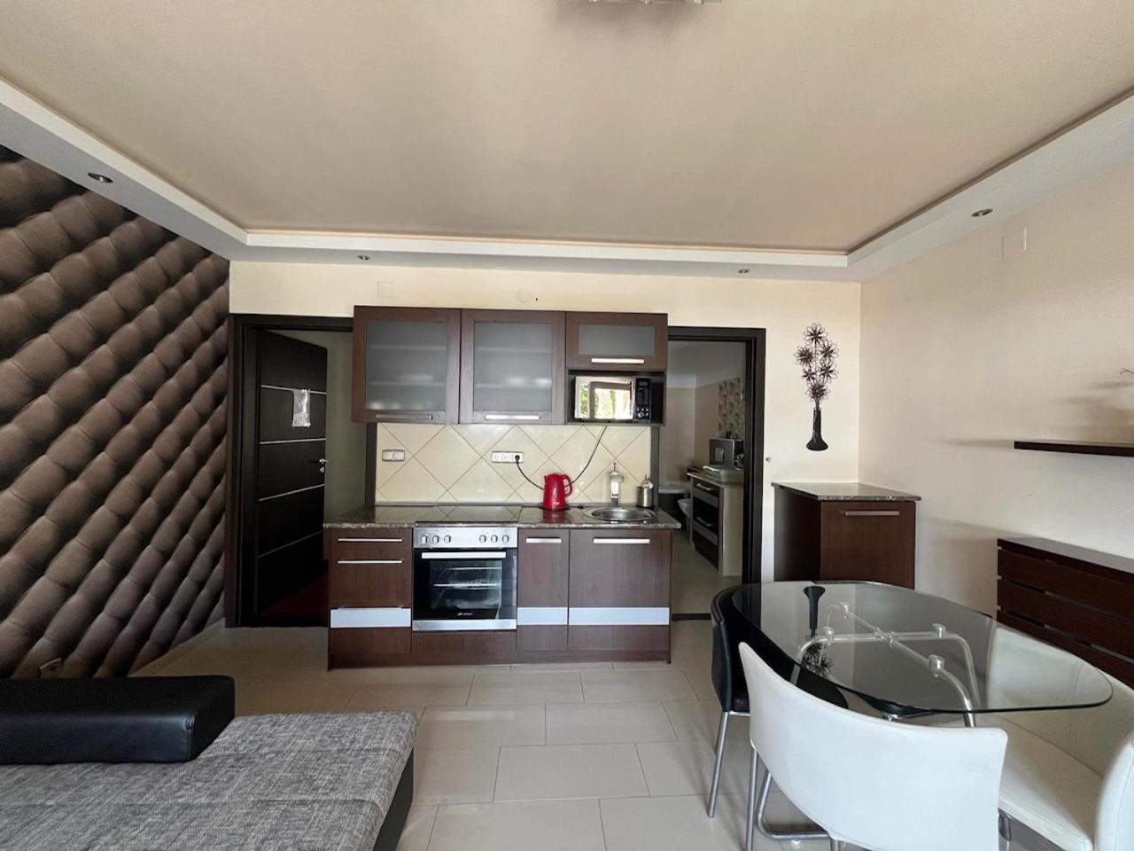 City Apartman Haz Balatonlelle Luaran gambar