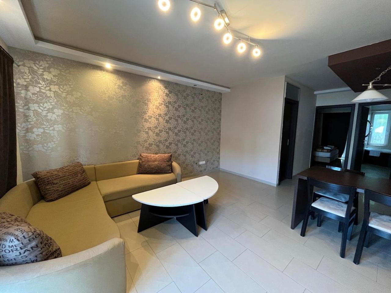 City Apartman Haz Balatonlelle Luaran gambar