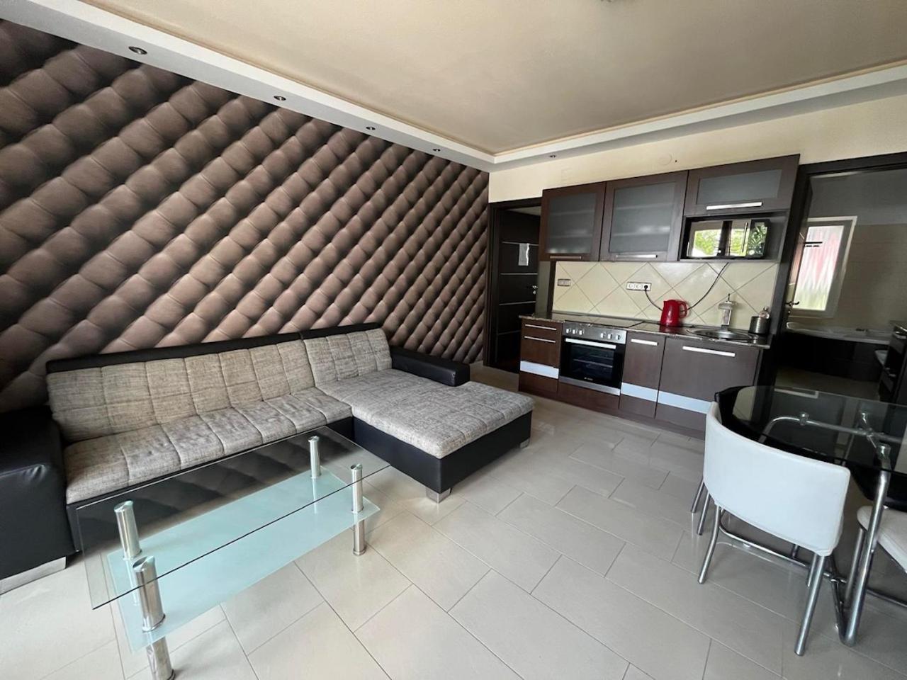 City Apartman Haz Balatonlelle Luaran gambar