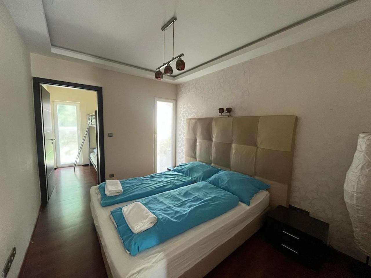 City Apartman Haz Balatonlelle Luaran gambar