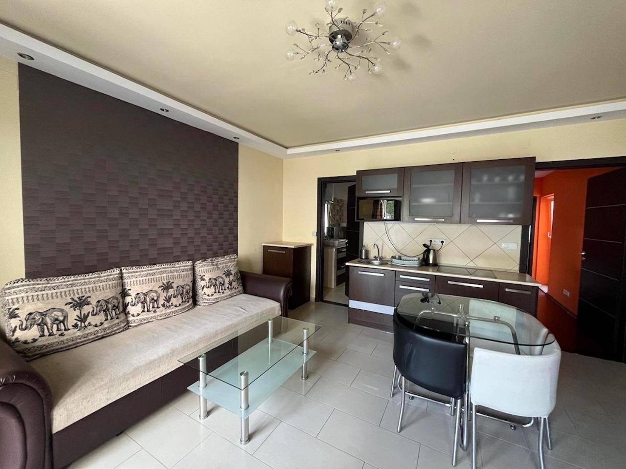 City Apartman Haz Balatonlelle Luaran gambar